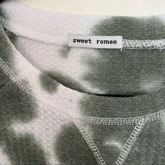 New Sweet Romeo Green Tie Dye Waffle Crewneck Long Sleeve Womens size M - Picture 2 of 5
